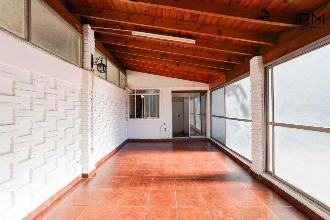 RETIRO. Av Del LIBERTADOR al 200, 4 amb con dep de servicio. COCHERA y TERRAZA. Seguridad 24 hs