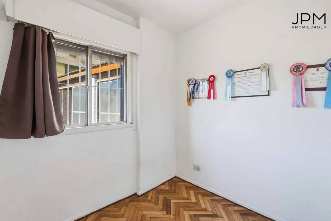 RETIRO. Av Del LIBERTADOR al 200, 4 amb con dep de servicio. COCHERA y TERRAZA. Seguridad 24 hs