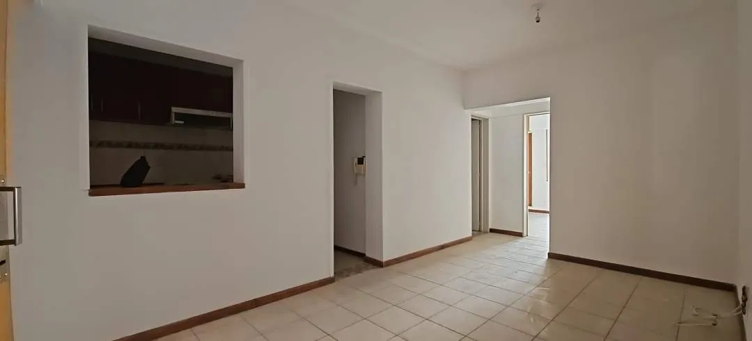 DEPARTAMENTO EN ALQUILER - 1 DORM. C/patio - CALLE: COLÓN 565