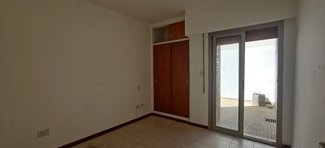 DEPARTAMENTO EN ALQUILER - 1 DORM. C/patio - CALLE: COLÓN 565