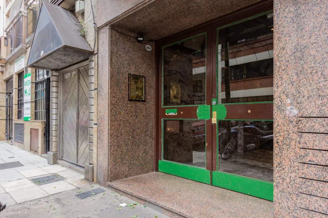 PERON AL 1800, CONGRESO Alquiler Temporario de hermoso 2 ambientes con Patio