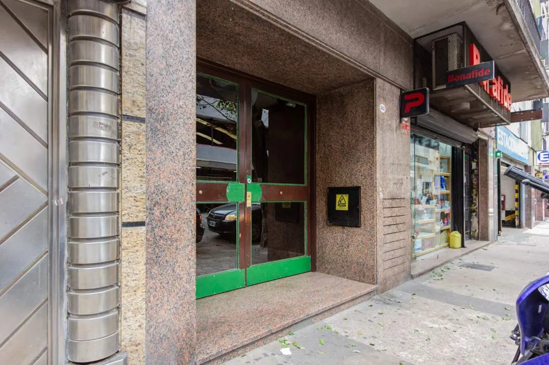 PERON AL 1800, CONGRESO Alquiler Temporario de hermoso 2 ambientes con Patio