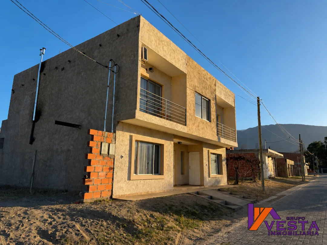 CAFAYATE- COMPLEJO DE TRES DUPLEX EN VENTA - BARRIO EL TRÁNSITO-SALTA