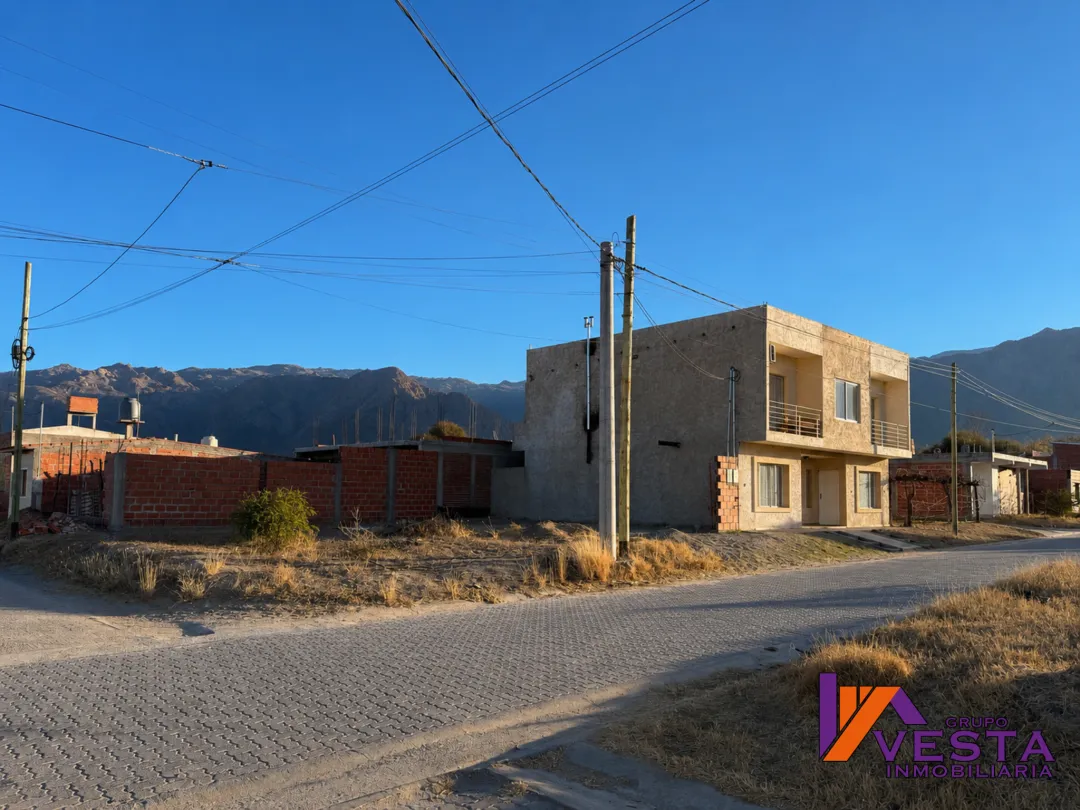 CAFAYATE- COMPLEJO DE TRES DUPLEX EN VENTA - BARRIO EL TRÁNSITO-SALTA