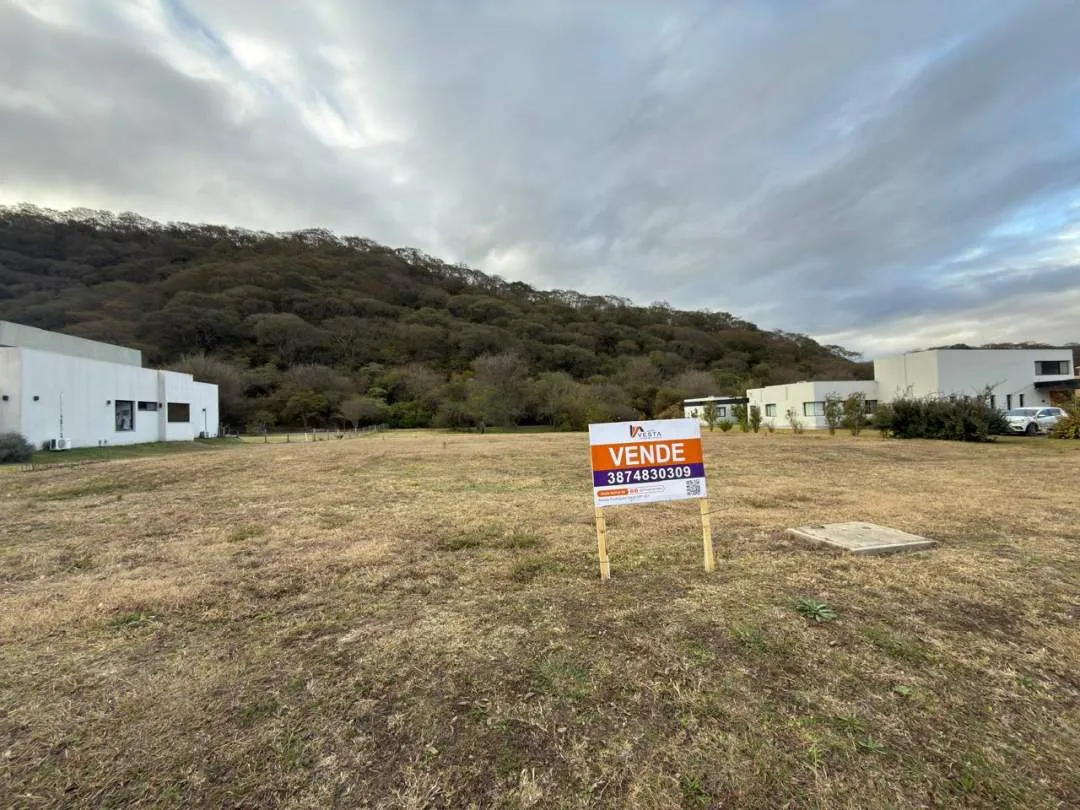 VALLE ESCONDIDO CLUB DE CAMPO-TERRENO RESIDENCIAL DE CATEGORÍA-VENTA-SALTA
