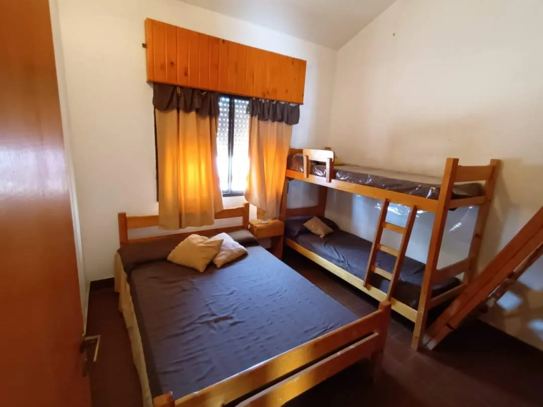 CHALET 3 AMB + DEPTO 2 AMB