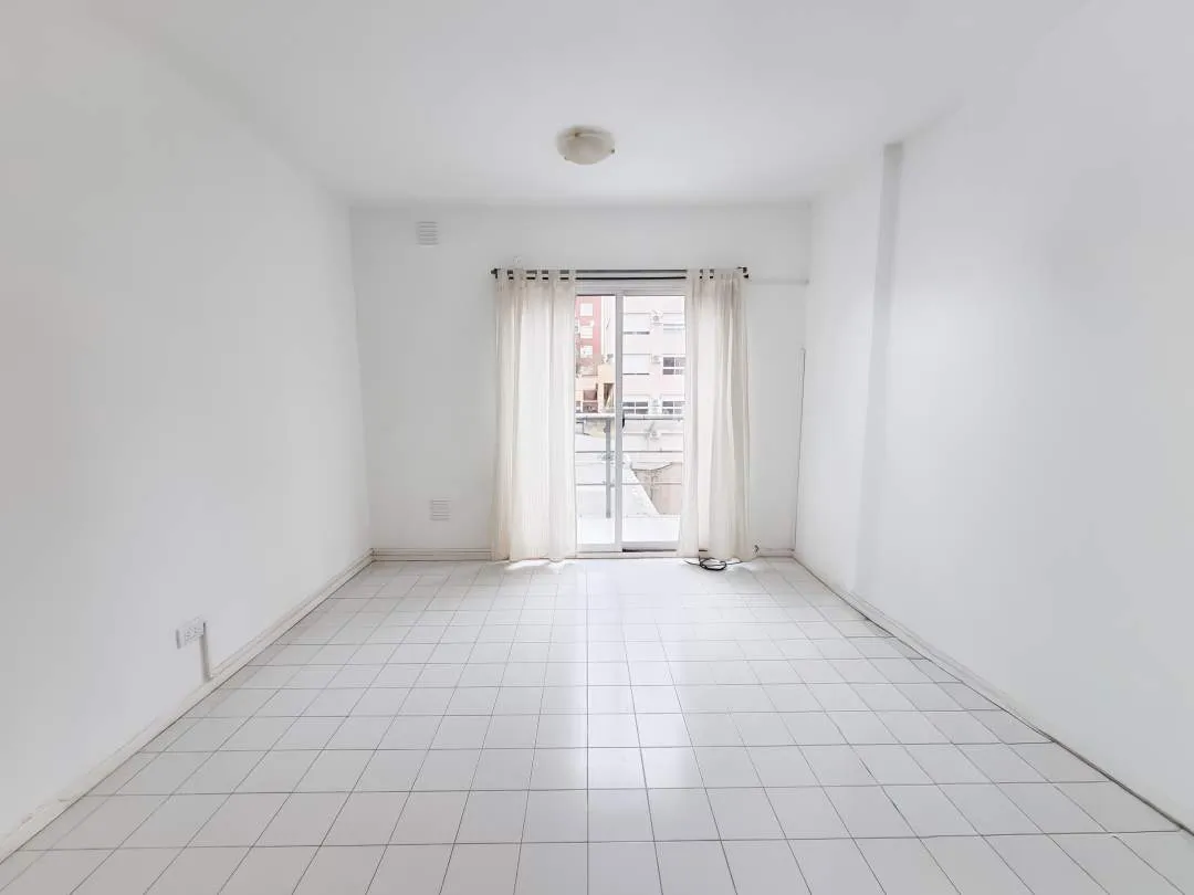 ALQUILER – DEPARTAMENTO DE 2 AMBIENTES EN DUPLEX CON BALCÓN – VILLA URQUIZA