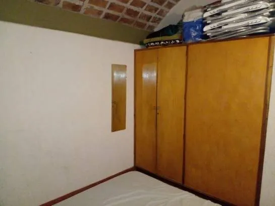 CASA  3 AMBIENTES AL FRENTE