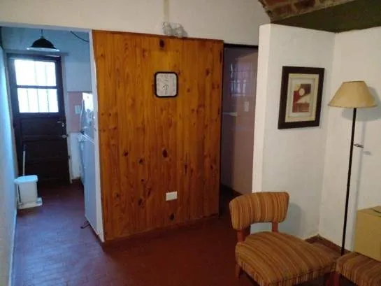 CASA  3 AMBIENTES AL FRENTE
