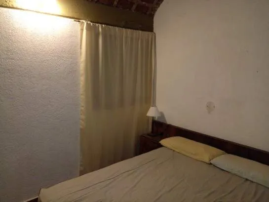 CASA  3 AMBIENTES AL FRENTE