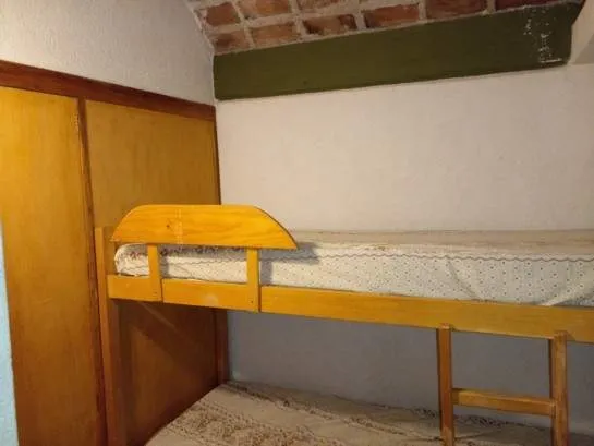 CASA  3 AMBIENTES AL FRENTE