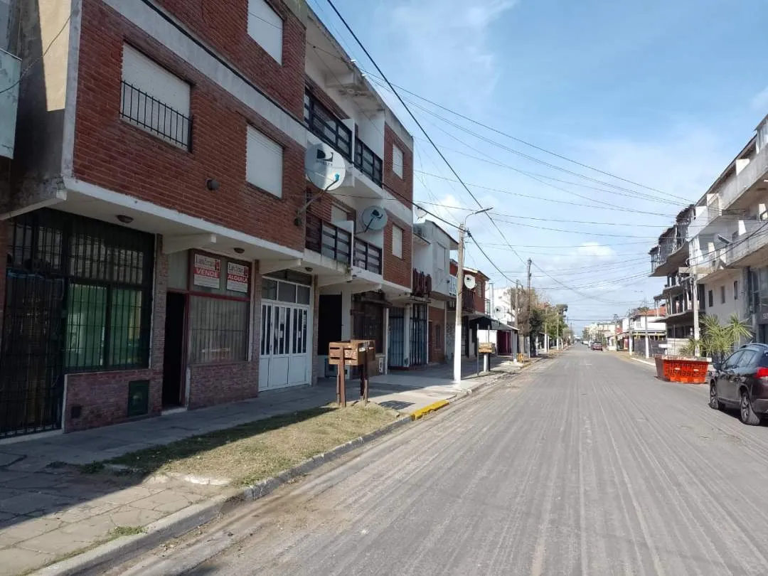 LOCAL EN VENTA EN LAS TONINAS SOBRE CALLE 1 A 100 MTS DE LA PLAYA