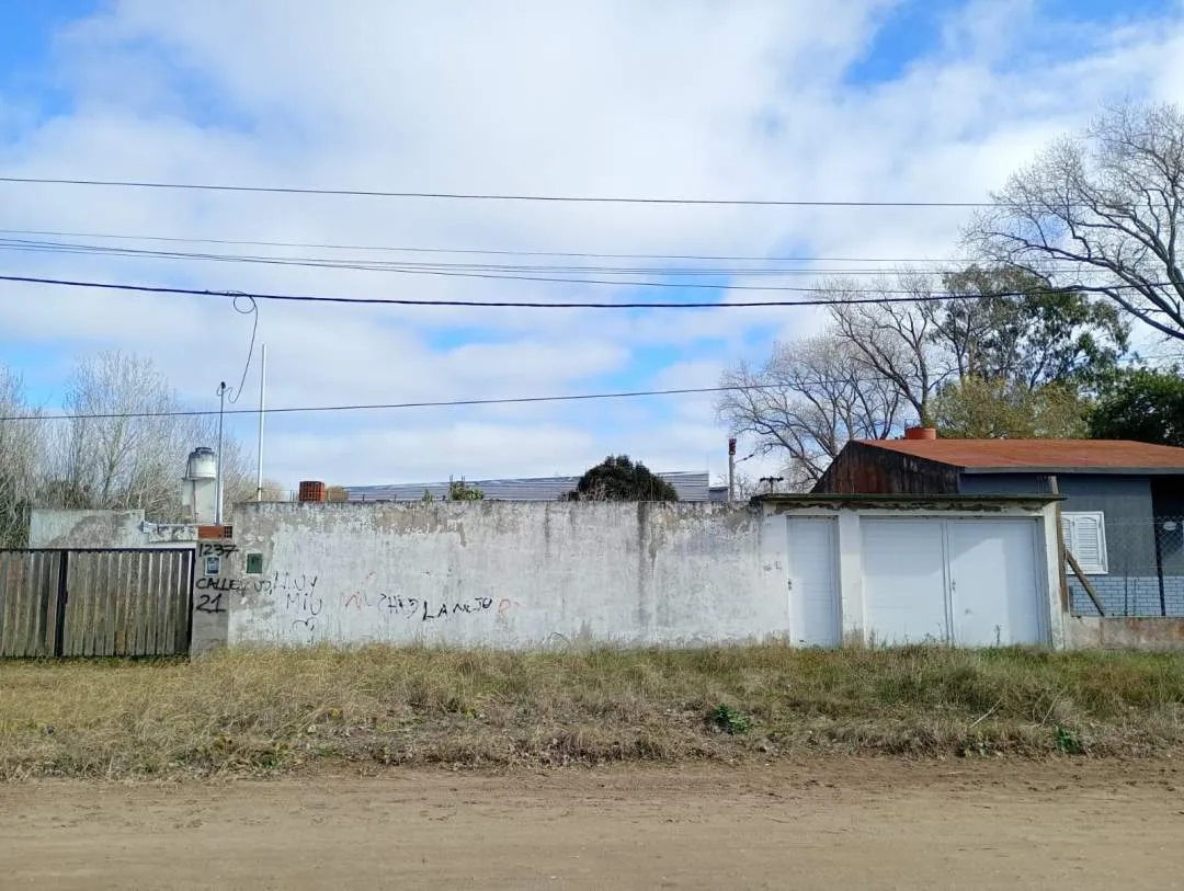 LOTE BALDIO DE 12 x 20 MTS EN ZONA RESIDENCIAL DE LAS TONINAS