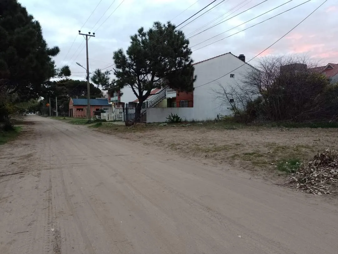 LOTE A 200 METROS DEL MAR EN LAS TONINAS