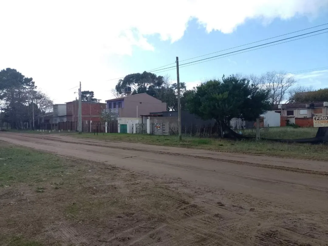 LOTE DE 800 METROS SOBRE CALLE 7 LAS TONNINAS