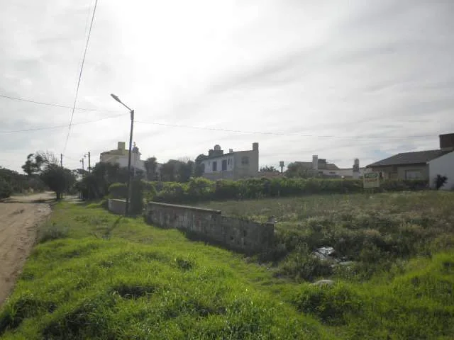 LOTE A 100 METROS DEL MAR EN LAS TONINAS