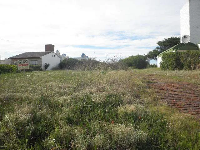 LOTE A 100 METROS DEL MAR EN LAS TONINAS