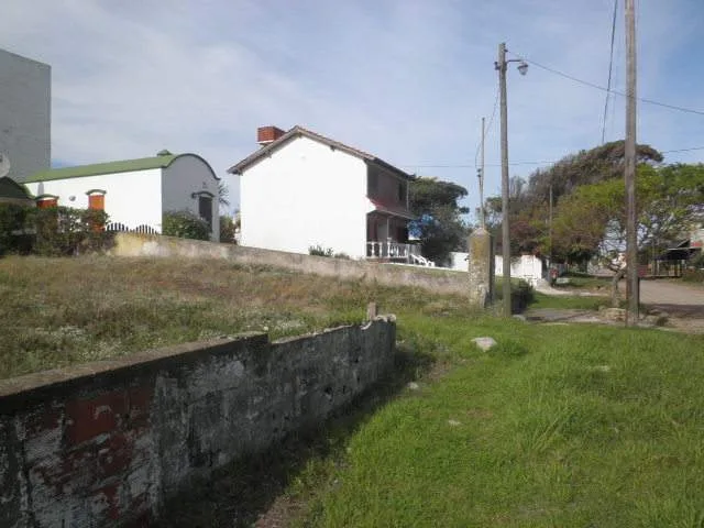 LOTE A 100 METROS DEL MAR EN LAS TONINAS