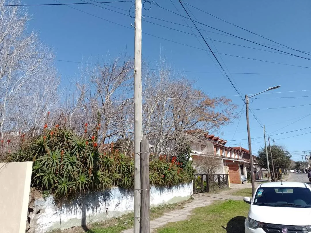 TERRENO EN ZONA CENTRICA DE LAS TONINAS SOBRE ASFALTO