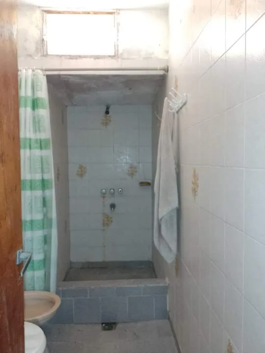 CASA EN BLOCK SOLA EN LOTE EN ZONA RESIDENCIAL DE LAS TONINAS
