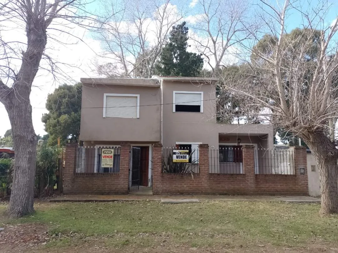 CASA EN BLOCK SOLA EN LOTE EN ZONA RESIDENCIAL DE LAS TONINAS