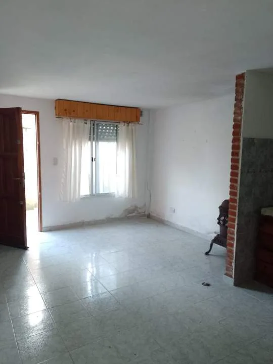 CASA EN BLOCK SOLA EN LOTE EN ZONA RESIDENCIAL DE LAS TONINAS