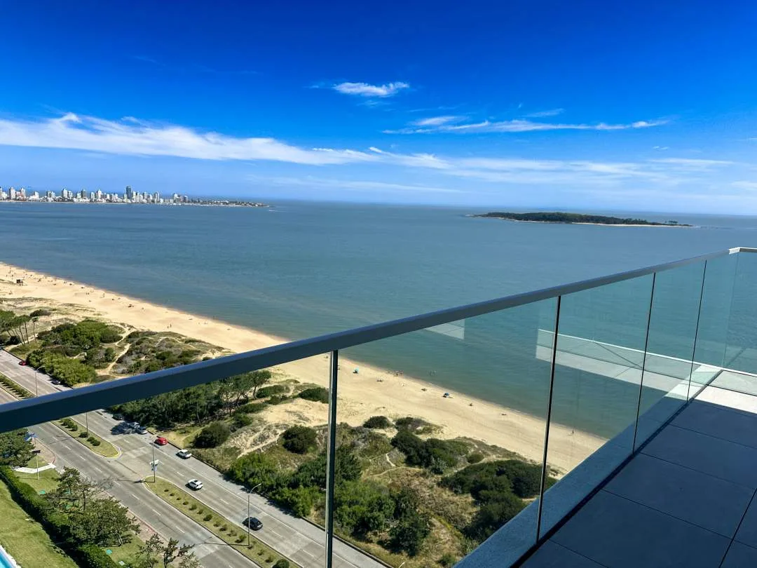 PUNTA DEL ESTE | Exclusivo departamento en Torre Venetian