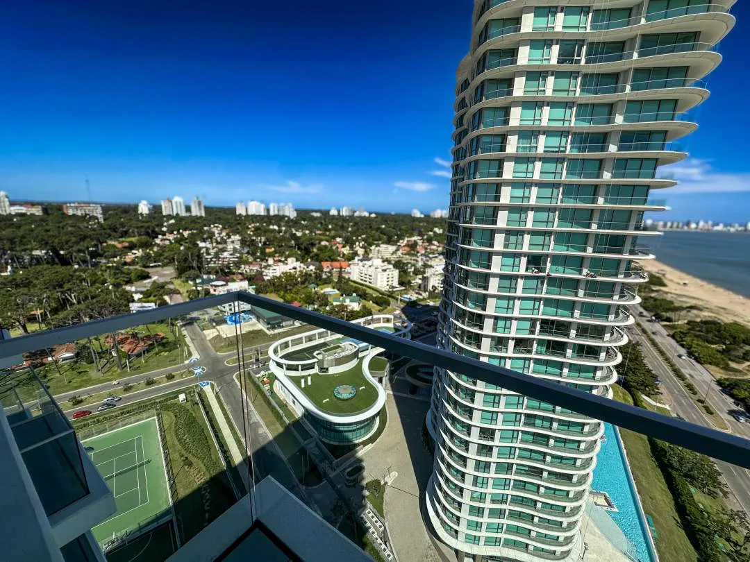 PUNTA DEL ESTE | Exclusivo departamento en Torre Venetian