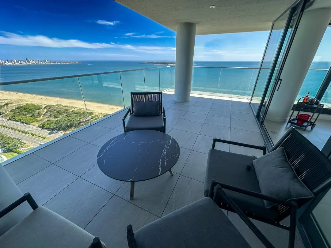 PUNTA DEL ESTE | Exclusivo departamento en Torre Venetian
