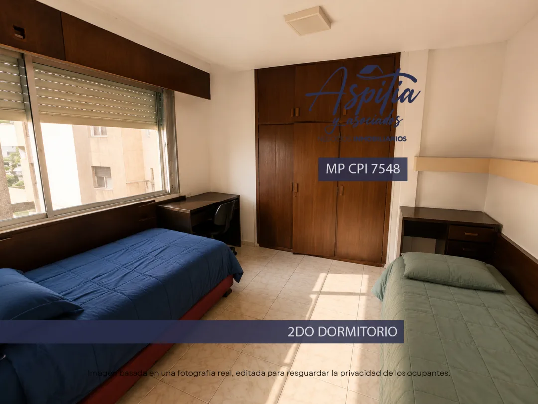 VENTA Piso de categoría con ascensor directo, 4 dormitorios y 2 cocheras en el Centro de Córdoba