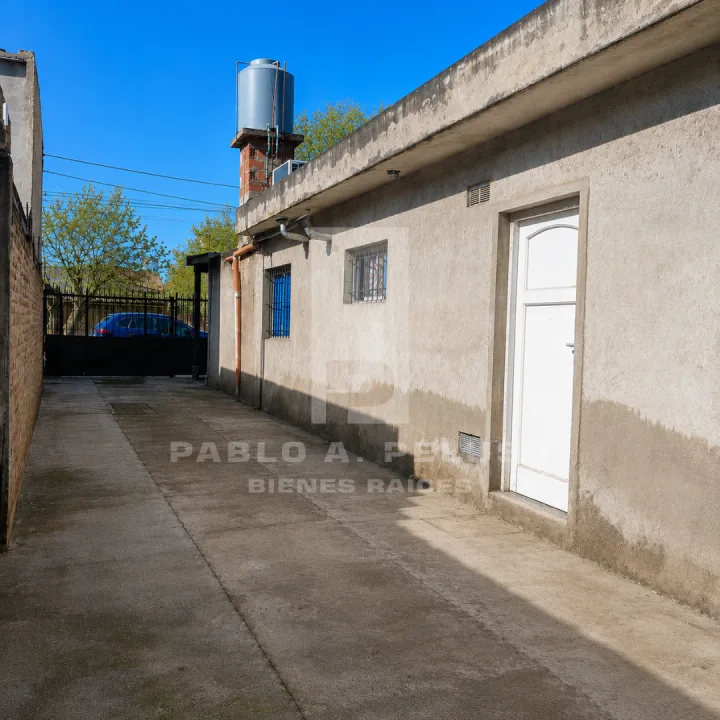 VENTA CASA 4 AMBIENTES Y DEPARTAMENTO 2 AMBIENTES. MERLO. ZONA OESTE. BUENOS AIRES.