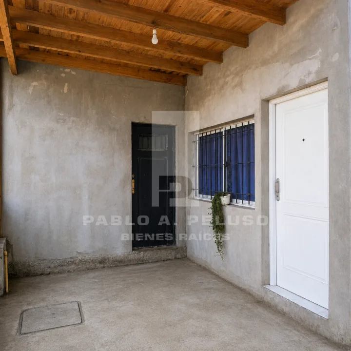 VENTA CASA 4 AMBIENTES Y DEPARTAMENTO 2 AMBIENTES. MERLO. ZONA OESTE. BUENOS AIRES.