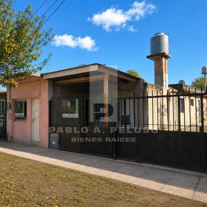 VENTA CASA 4 AMBIENTES Y DEPARTAMENTO 2 AMBIENTES. MERLO. ZONA OESTE. BUENOS AIRES.