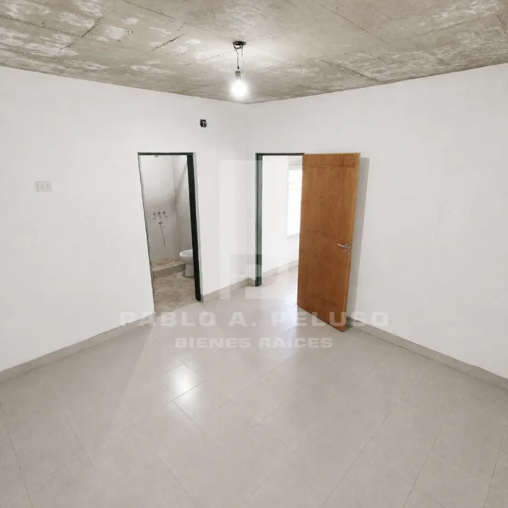 VENTA CASA 4 AMBIENTES Y DEPARTAMENTO 2 AMBIENTES. MERLO. ZONA OESTE. BUENOS AIRES.