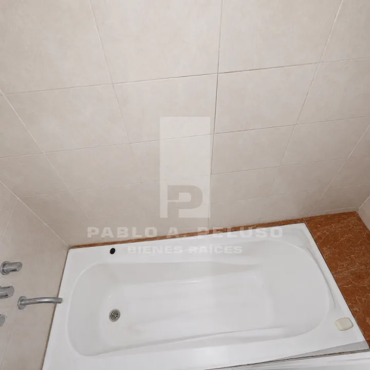 VENTA CASA 4 AMBIENTES Y DEPARTAMENTO 2 AMBIENTES. MERLO. ZONA OESTE. BUENOS AIRES.