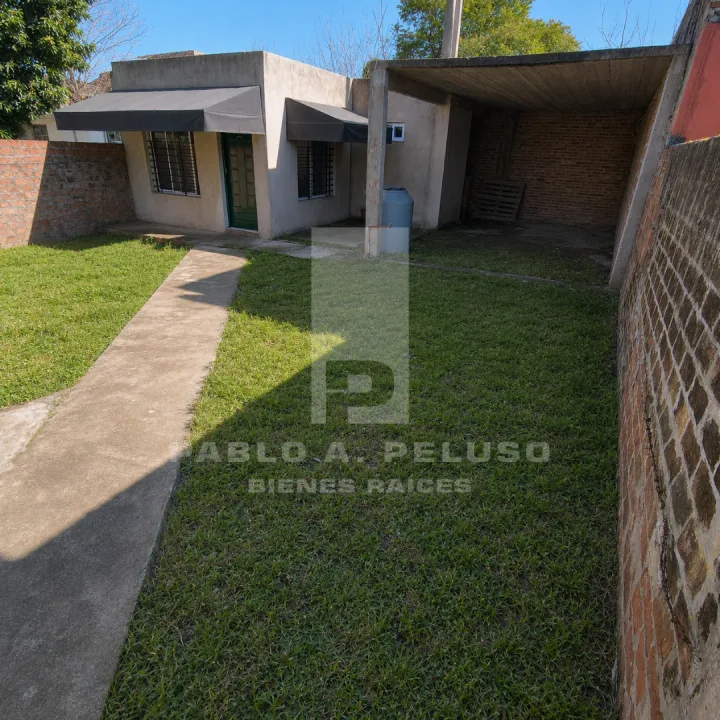 VENTA CASA 4 AMBIENTES Y DEPARTAMENTO 2 AMBIENTES. MERLO. ZONA OESTE. BUENOS AIRES.
