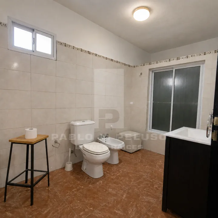 VENTA CASA 4 AMBIENTES Y DEPARTAMENTO 2 AMBIENTES. MERLO. ZONA OESTE. BUENOS AIRES.