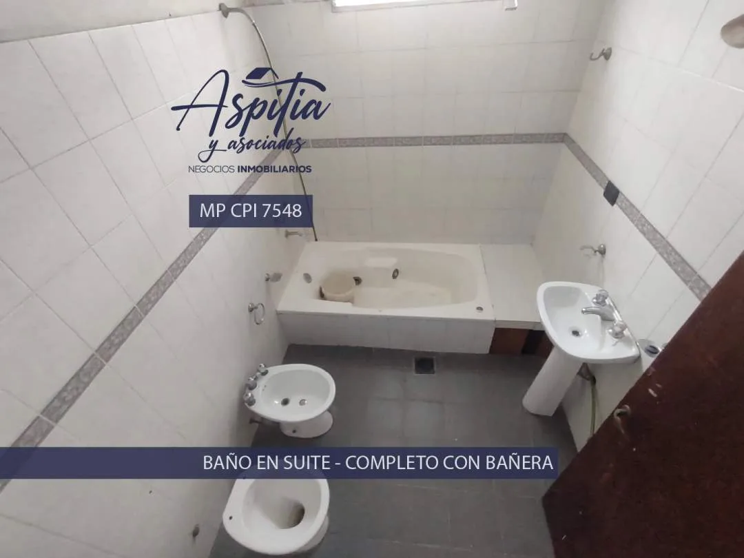 VENTA casa 3 dormitorios con pileta y gran patio en Villa Cornú Córdoba