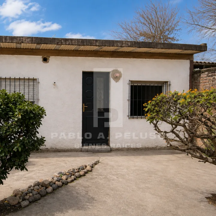 VENTA CASA 4 AMBIENTES Y DOS DEPARTAMENTOS. LIBERTAD, MERLO. ZONA OESTE. BUENOS AIRES.