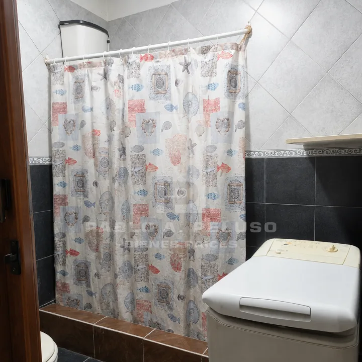 VENTA CASA 4 AMBIENTES Y DOS DEPARTAMENTOS. LIBERTAD, MERLO. ZONA OESTE. BUENOS AIRES.