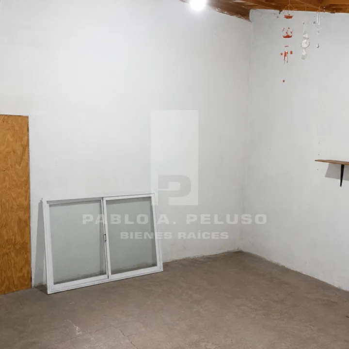 VENTA CASA 4 AMBIENTES Y DOS DEPARTAMENTOS. LIBERTAD, MERLO. ZONA OESTE. BUENOS AIRES.