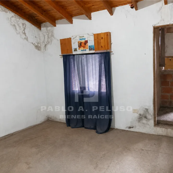 VENTA CASA 4 AMBIENTES Y DOS DEPARTAMENTOS. LIBERTAD, MERLO. ZONA OESTE. BUENOS AIRES.