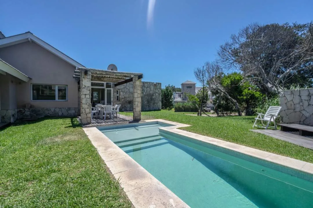 En Cariló | Confortable casa La marina
