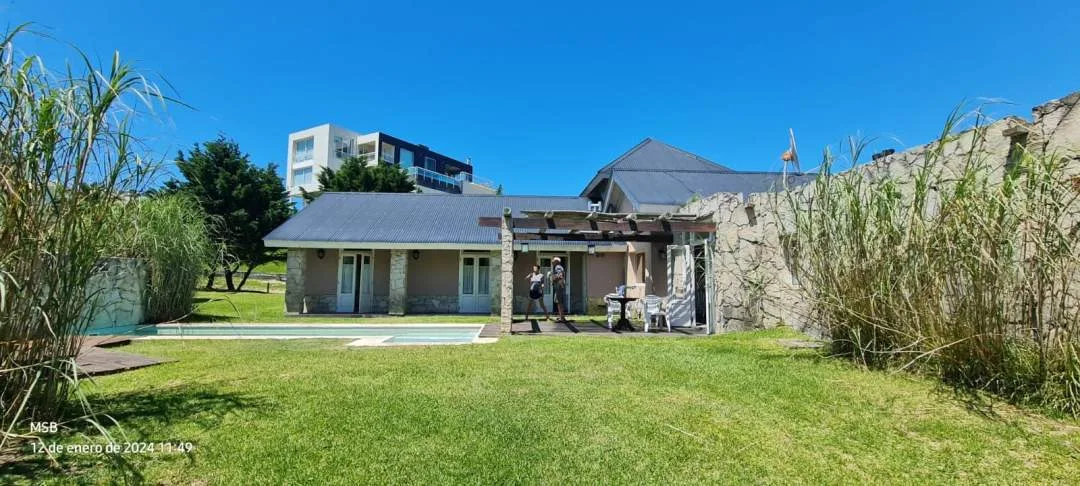 En Cariló | Confortable casa La marina