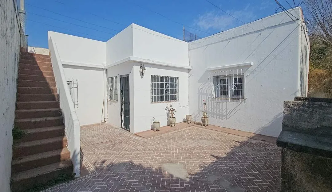 CASA EN VENTA - 2 DORMITORIOS - MACROCENTRO RIO CUARTO.