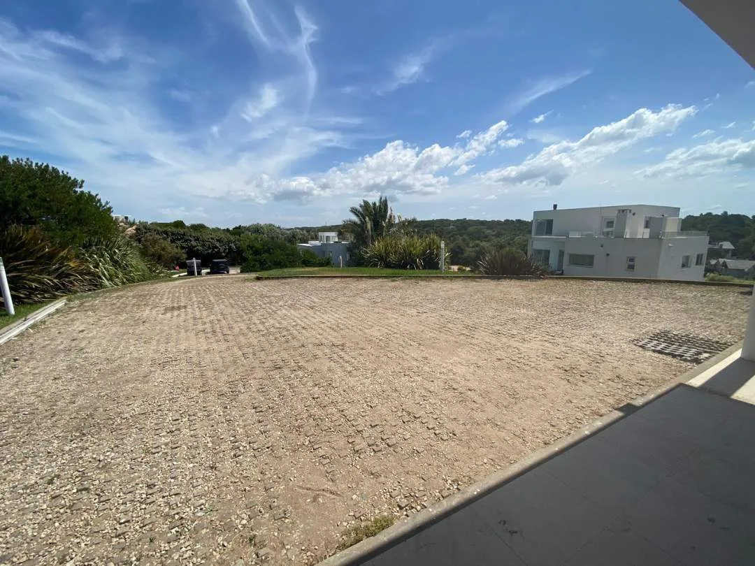 En Cariló | Casa Nogal -Diseño vanguardista y funcional-