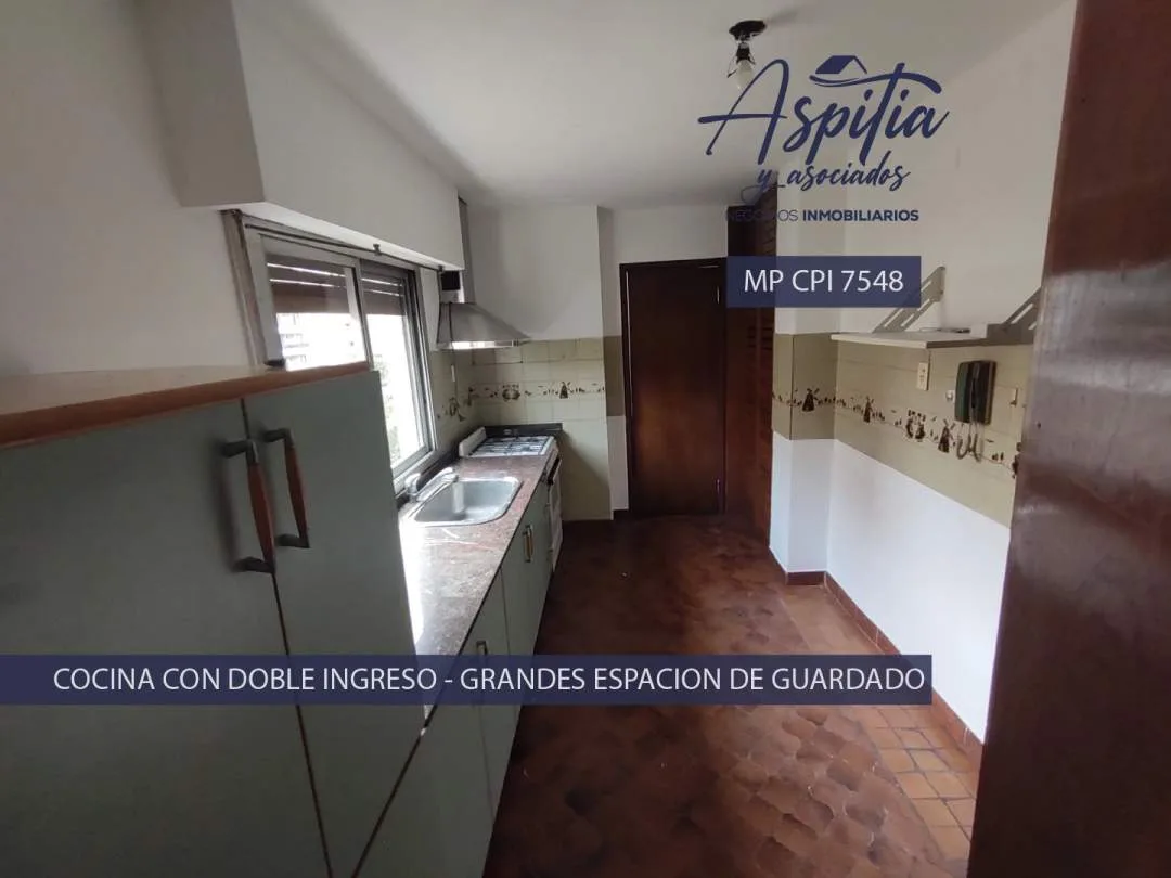 ALQUILER Departamento de 3 dormitorios con balcón en Centro, esquina Colón y La Cañada