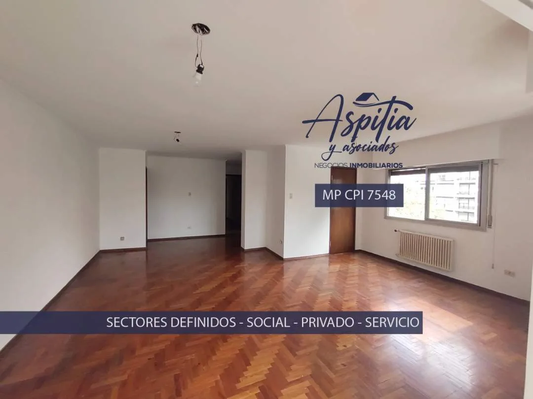 ALQUILER Departamento de 3 dormitorios con balcón en Centro, esquina Colón y La Cañada