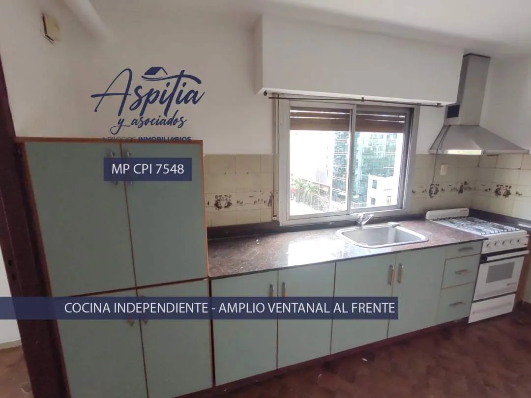 ALQUILER Departamento de 3 dormitorios con balcón en Centro, esquina Colón y La Cañada