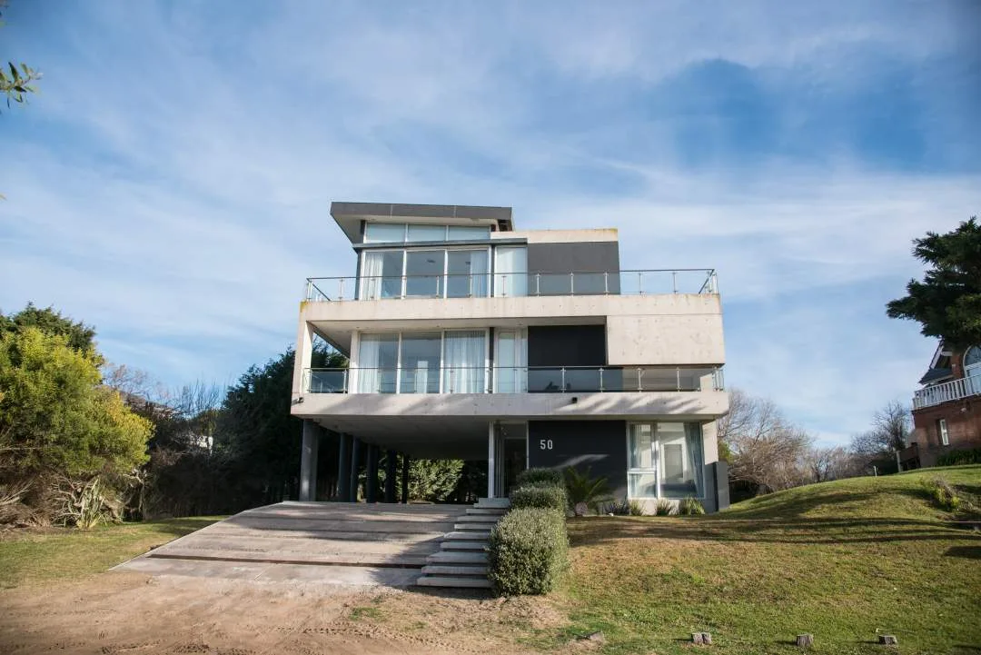En Cariló | Moderna casa a pasos de la playa!